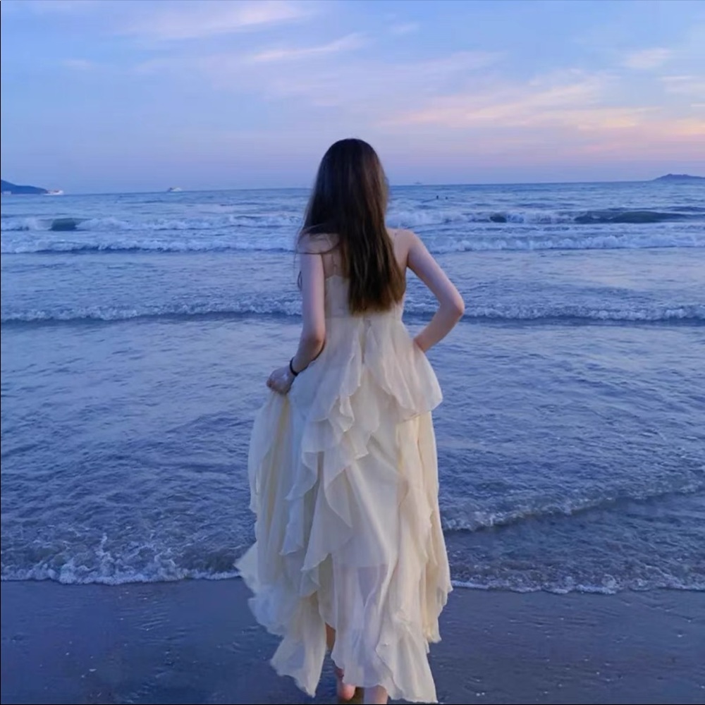 Flowy Beige dress xs
